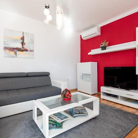 Apartment Lavanda With Beautiful Garden Krk Town Exteriör bild