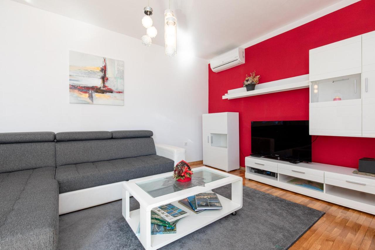 Apartment Lavanda With Beautiful Garden Krk Town Exteriör bild