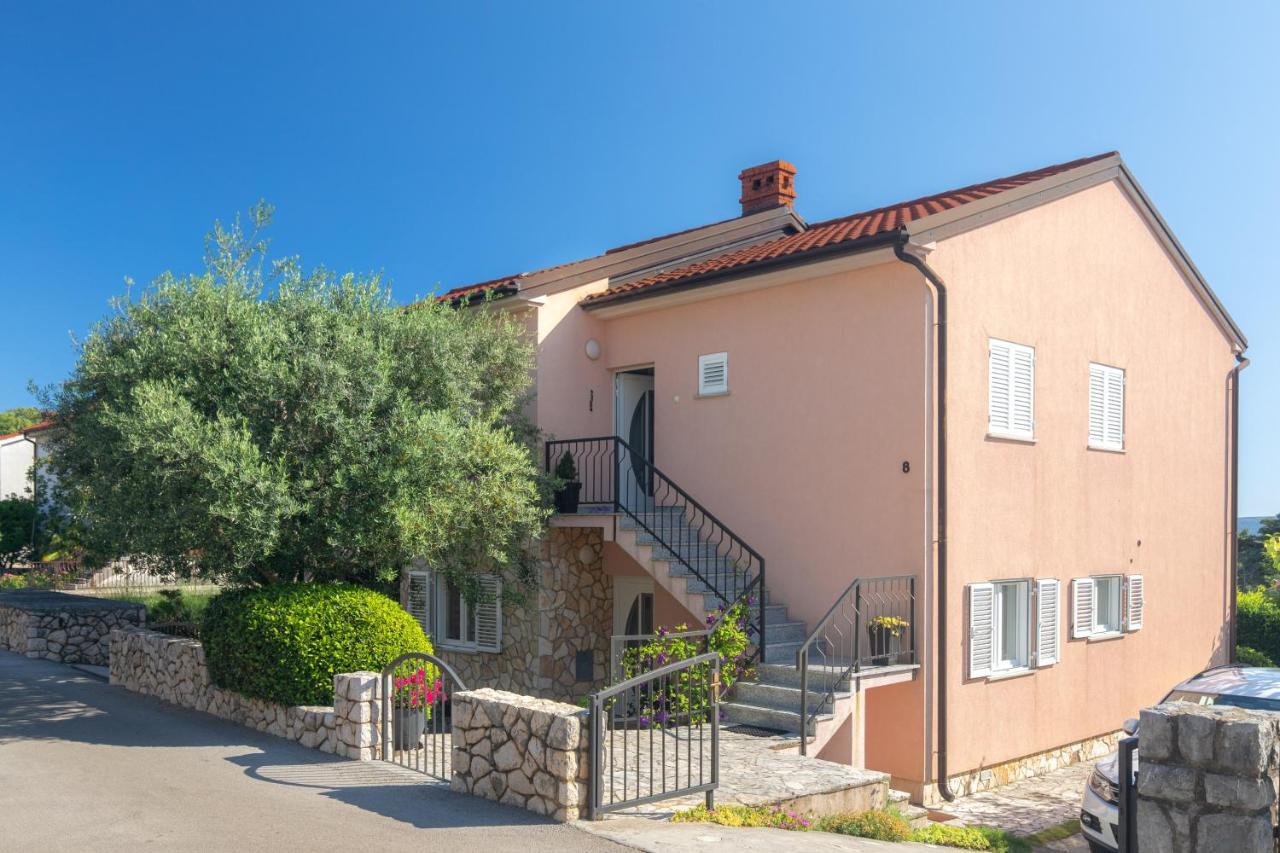 Apartment Lavanda With Beautiful Garden Krk Town Exteriör bild